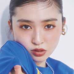 「多色アイパレの使い道、悩んでない？」圧巻の”16色パレット”を使った、ほんのり【ギャルみサマーマイク】を上西星来が披露♡