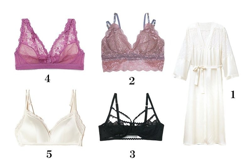 2025年ar1.2月合併号より。インティミッシミ　1.Her　Beauty　ロングナイトガウン　￥31,990 2.イヴジュナイトブラ　￥15,800 3.インティミッシミ 　Winter of Love バルコネットブラ　￥8,990 4.。同　In Full Bloom Laraトライアングルブラ　￥8,990 5.同　Tizianaシルク＆レース　トライアングルブラ　￥8,990