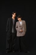 (右)小西詠斗　(左)元之介