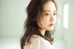 新生活はモテキャラでいきたい！ チークラインにかかるあざと毛で女っぽさを宿そう♥