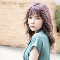 毎日のアレンジや巻き髪にウンザリ…。 そんなロングヘア女子を救うマンネリ打破カラーはこちら！
