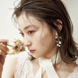 大人の色気は【手グシバック】でつくるのが今っぽヘア