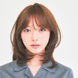 【ミディアム】たっぷりレイヤーが決め手最強小顔なハッシュカット
