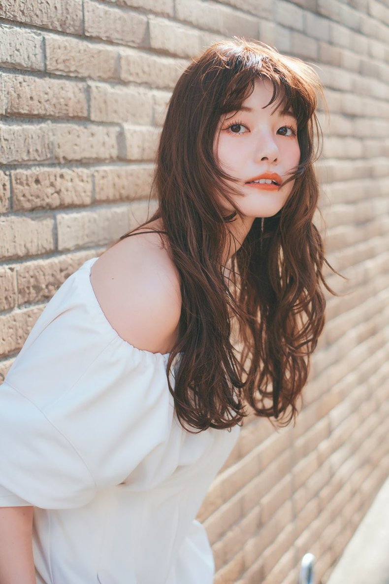 担当美容師／トップスタイリスト・店長　斎藤菜穂さん(log)
