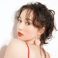 私もオンナなんだからね？　友達から進展したい彼とのデートはお色気ムン♡な赤メイクで行け