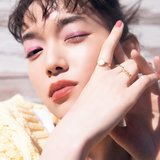 「生っぽいツヤツヤシャドウがまばゆい…!!」カラバリ豊富で普段使いも◎。