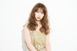 ラフ感が魅力の 柔ふわバングが相棒ロング♥