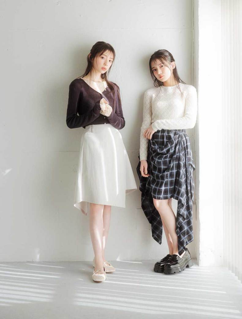 乃木坂46（右）矢田萌華、（左）瀬戸口心月ar1月号より