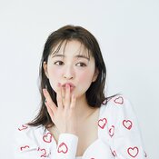 「結局いつも同じメイク…」今注目すべできは【多色アイパレ&マルチユースコスメ】上西星来が魅せるトレンドメイク6選