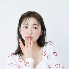 「結局いつも同じメイク…」今注目すべできは【多色アイパレ＆マルチユースコスメ】上西星来が魅せるトレンドメイク６選