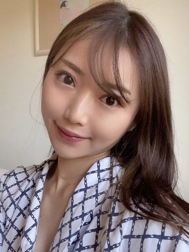 されど前髪で印象は変わる 前髪あり Or 前髪なし 別で見る 魅力の取り入れ方 Ar アール Web 3ページ目 大好きな人にモテるための髪型 メイク ファッション情報満載