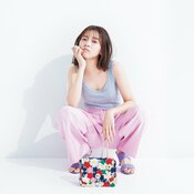 「お目立ち色も、Sサイズなら迫力がいい感じに和らぐ♡」カラーアイテムもさらっと着こなせるのがミニーガール!! 【ちょい派手カラーコーデ】2選