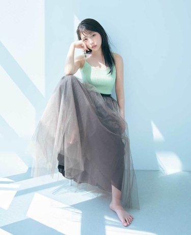 与田祐希さん×arイイ女コーデ特集【2025最新】デニム・adidasガゼル