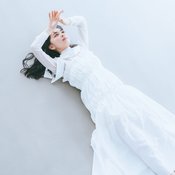 春の「白ワンピ」どうやって着る? 周りと差をつけるために…