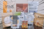 【プロテイン9種を徹底比較】ライターと編集部員が実際に飲んでみた！飲みやすさ・カロリー・コスパなど総評で選ばれたのは…