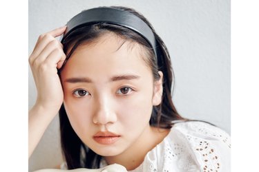 齊藤京子 カチューシャで前髪を封印 マットな彫り深メイクで大人顔を披露 Arweb アールウェブ 齊藤京子 カチューシャで前髪を封印 マットな彫り深メイクで大人顔を披露 Arweb アールウェブ