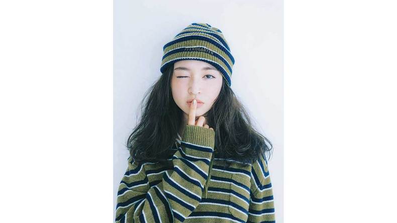 ドライヘアにサッと被るだけで簡単こなれ見え♡これからの季節にぴったりな秋色【ボーダーニット×ニットキャップ】