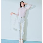 佐藤晴美、透明感に吸い込まれそう♡ オンナっぽさが即UP【淡色デニム】4選