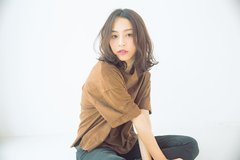 セクシーなワンレンボブに視線釘づけ！