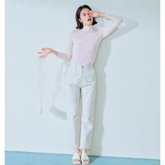 佐藤晴美、透明感に吸い込まれそう♡ オンナっぽさが即UP【淡色デニム】4選