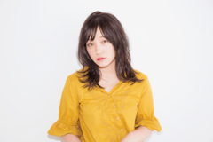 ハネ感ミディは 暗髪仕立てで ヘルシー＆モード