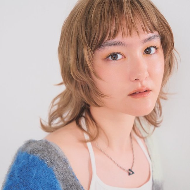 【ミディアム】あえてのくすませベージュでおしゃれ感をMAXに