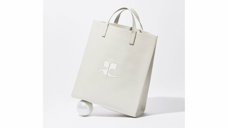 【編集部員の購入品】持つだけで一気にコーディネートが締まる♡都会的なデザインが美しいクレージュのバッグをご紹介