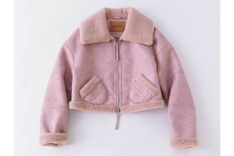 最新「ファーアイテム」17選 ファーコート・アウター編 ジャケット￥52,800／ジャッキー （ジャック・ オブ・オール・トレーズ プレスルーム）