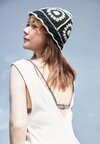 水着ブラ¥14,520/アリシアスタン ワンピース¥7,590/サンアイリゾート 帽子¥2,199/ウィゴー