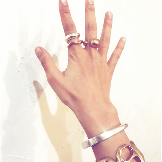 「このレイヤード、まじでマネしたい♡」おしゃれ感度高めの編集部員がベタ褒めしたアイテムがこちら