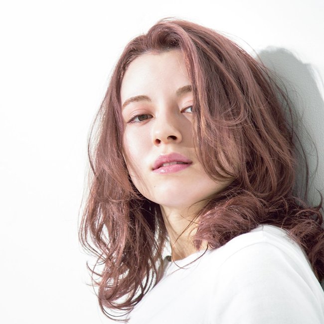 ニュアンスピンクで大人の色気をふわっと