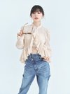 ブラウス¥13,200、デニム¥13,200、サングラス¥6,490、インナー¥4,950/全てココ ディール