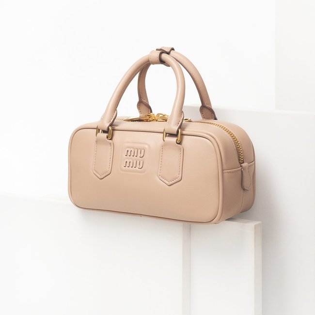 【編集部員の購入品】頑張った自分へのご褒美には特別なものを♡ミュウミュウのアルカディでコーデの格をグンとUP！