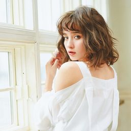 自由気ままに揺れ動く猫っぽクセ毛にウェーブ