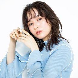 「まとまり?あるわけないし(涙)」そんな広がり髪にはレイヤーでメリハリ感をON!