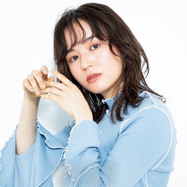 「まとまり？あるわけないし(涙)」そんな広がり髪にはレイヤーでメリハリ感をON！