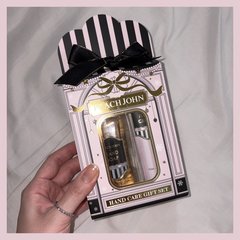 【ピーチ・ジョン ビューティクリスマスコフレ2026】限定セットが￥2000以下！絶対イイ女になれるコフレ2種を全アイテムレビュー♡