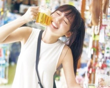 日向坂46・齊藤京子、彼女みあふれる白ワンピ姿解禁♡ 1st写真集