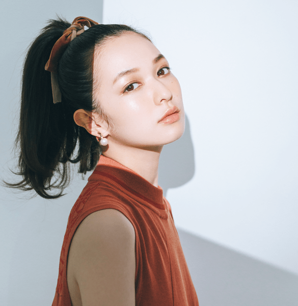 抜け感のある目力は吸引力抜群♡ 女性らしさと洒落感を両立した【囲み目メイク術】