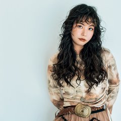 【ロング】海外風のクルンクルンパーマがぞっこんポイント