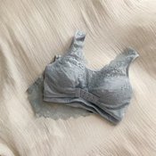 バストケア初心者の私が全力で調査しました!育乳の始め方♡