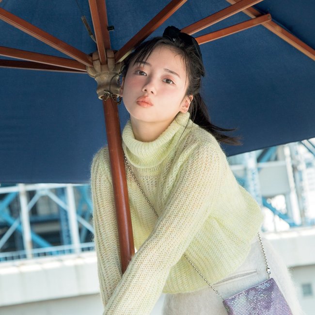 オトナガーリーで沼らせ確定！質感とシルエット大優勝なニットで秋のデートコーデが完成♡