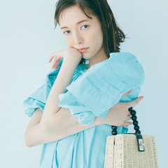 ファッションの力で小顔に！アクセやデザインの使い方がポイント♡【お顔キュッと見せテク】4選