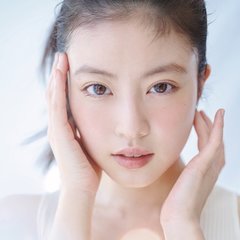今田美桜の美肌のヒミツは…？”お守り的存在”の本命日やけ止めがすごい！