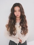 担当美容師／スタイリスト　yukaさん(LOAVE AOYAMA)