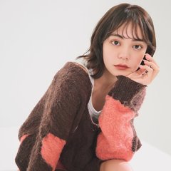 【ミディアム】暗くても重たく見えない光に透けるヌーディベージュ