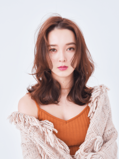 スキのあるモテ髪はこなれ感をUPさせる【赤みバイオレット】