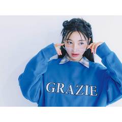 スウェットはヘアアレンジで遊び心をPLUS♡洒落感がグッと高まる【スウェット×みつあみ】スタイル