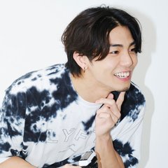 THE RAMPAGE・武知海青が超貴重な断髭ショットを披露！？ぽっこりお腹解消トレーニングや読者のボディ悩みにアンサー♡