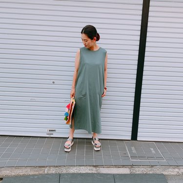 Uniqlo 1 990 コットン100 で着心地快適 ロングワンピ着こなし３選 Ar アール Web